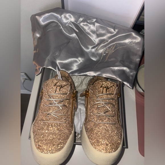Woman Giuseppe Zanotti glitter sneakers - Picture 1 of 5